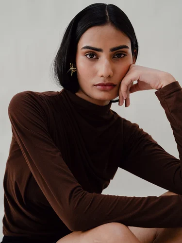 Riya Malhotra photo 5